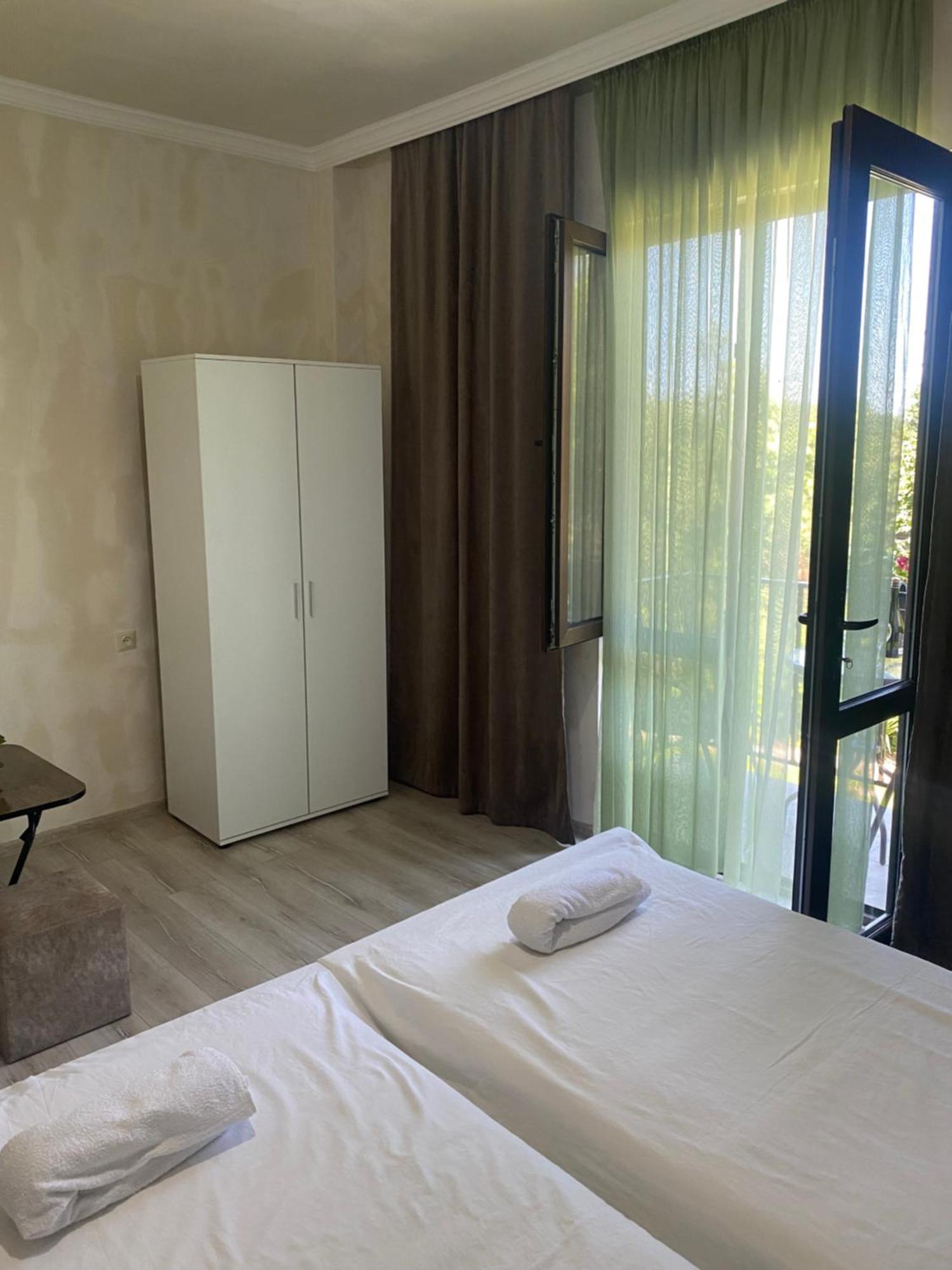 Family Hotel Our House Цихисдзири Екстериор снимка