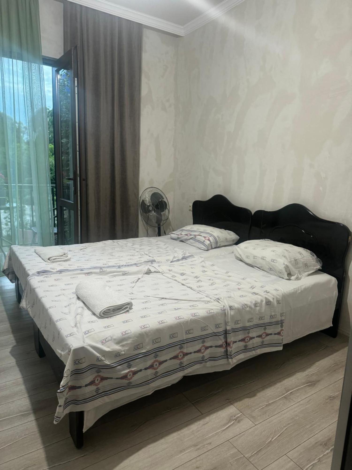 Family Hotel Our House Цихисдзири Екстериор снимка