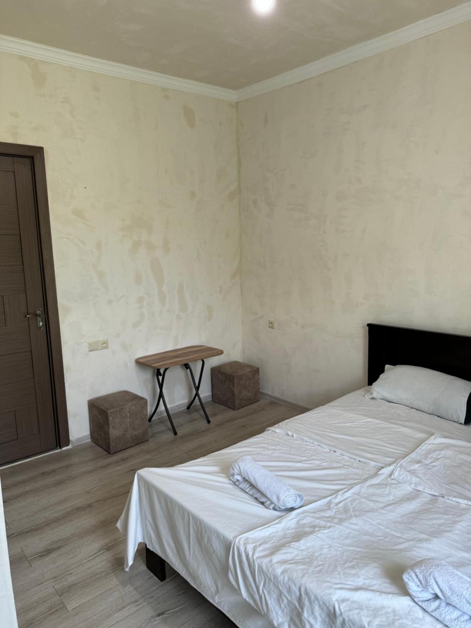 Family Hotel Our House Цихисдзири Екстериор снимка