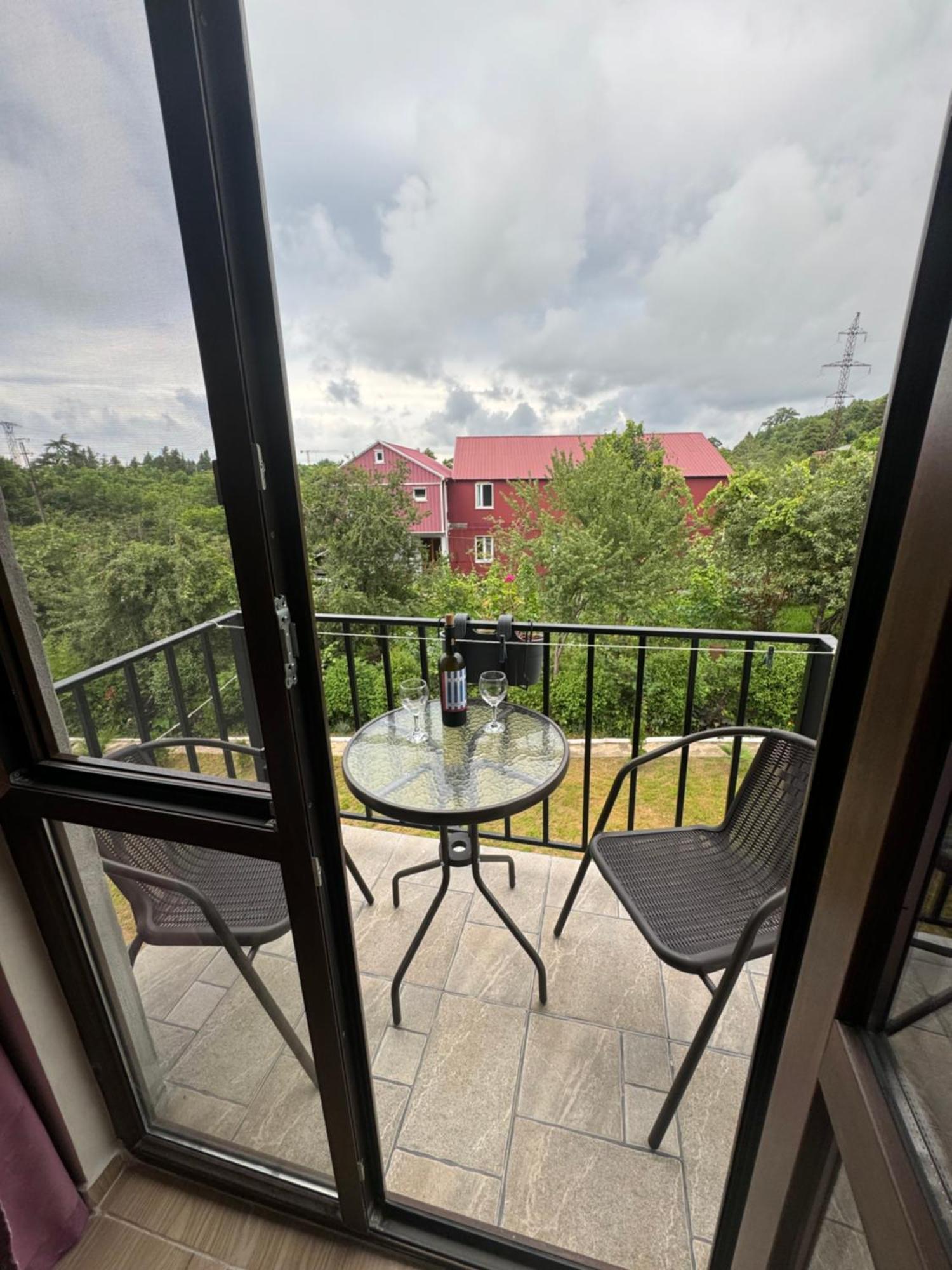 Family Hotel Our House Цихисдзири Екстериор снимка