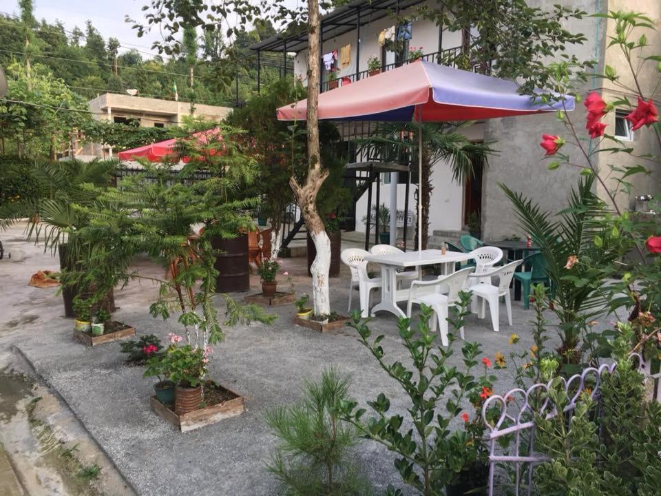 Family Hotel Our House Цихисдзири Екстериор снимка